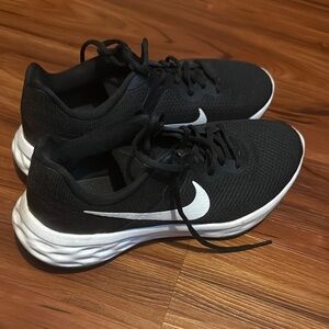 Nike Black and White Running Shoes